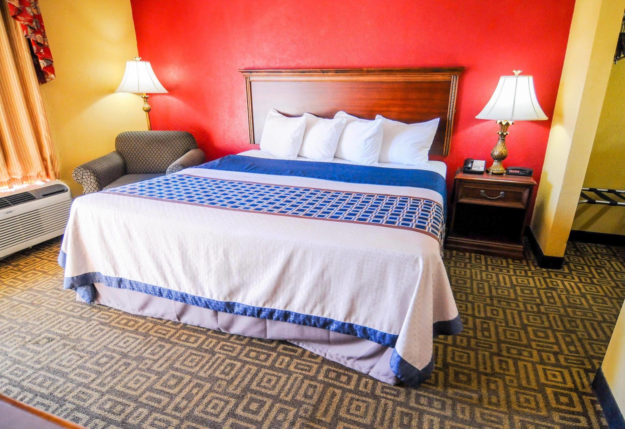 Heritage Inn Milledgeville Bagian luar foto