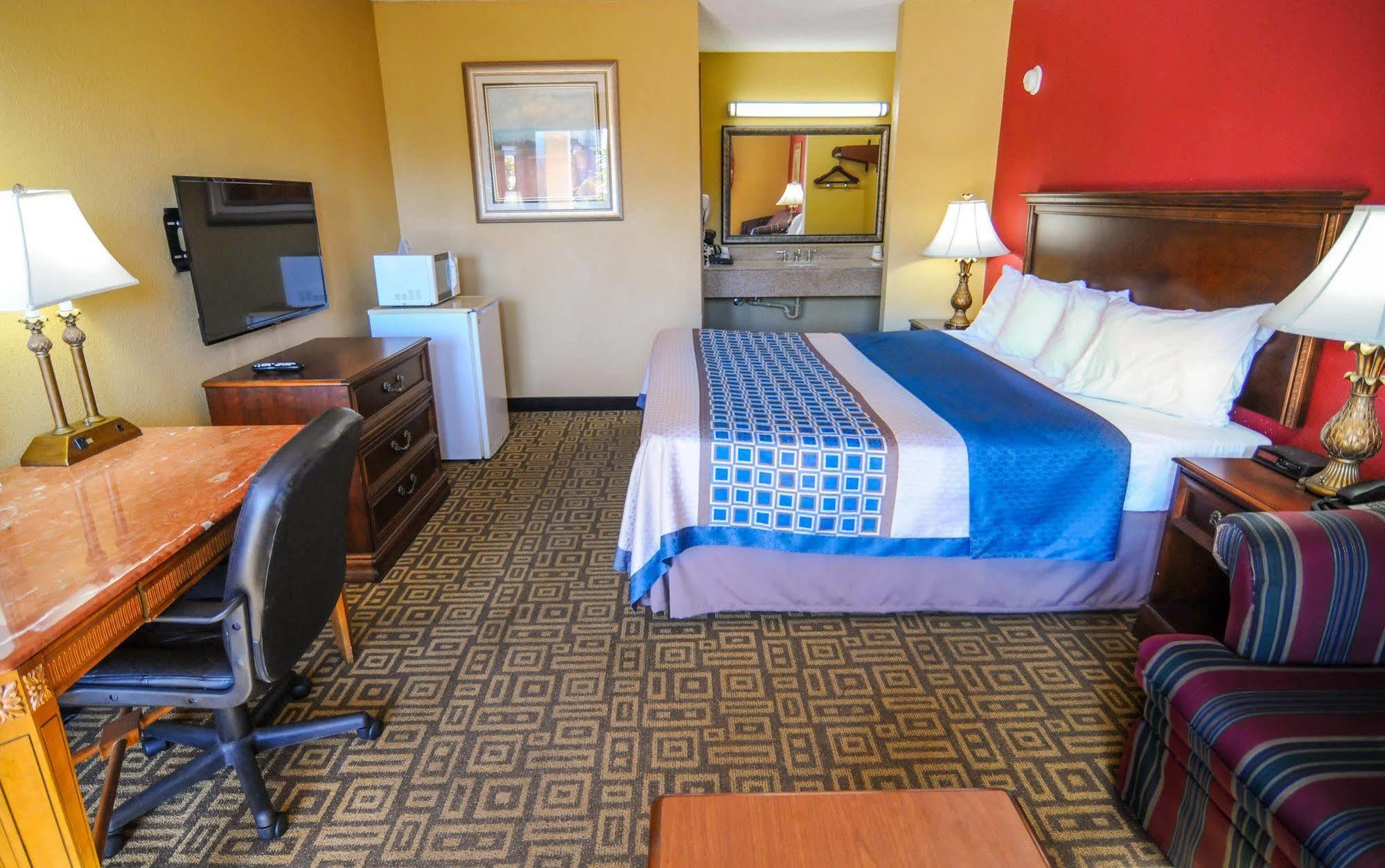 Heritage Inn Milledgeville Bagian luar foto